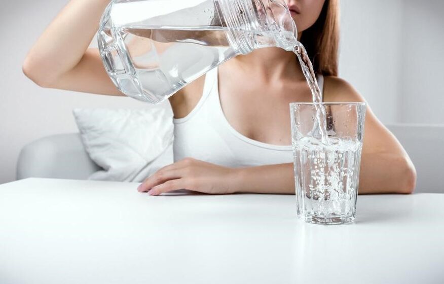 La bebida abundante ayuda en el tratamiento de la cistitis